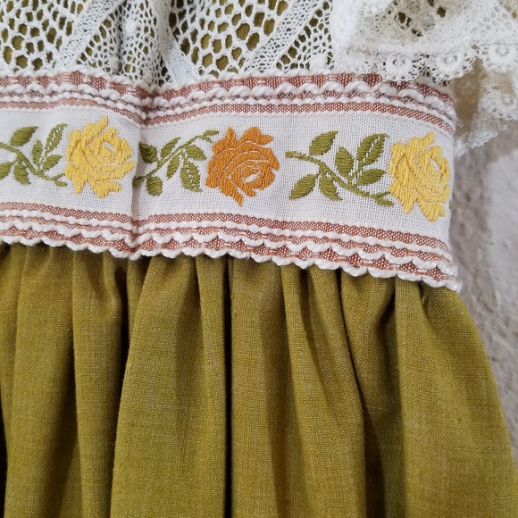 SOLD Vintage 60's Lace & Linen Green Prairie Dress - Picture 5 of 6